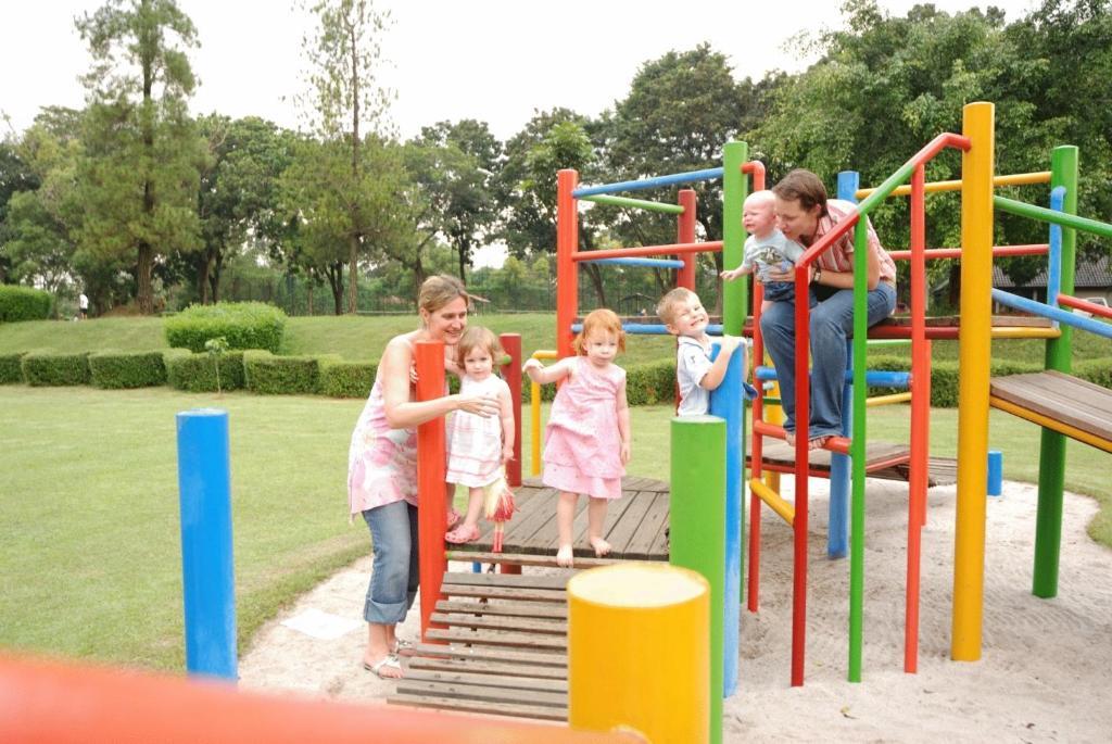 Country Woods Jakarta Aparthotel Cilandak  Kültér fotó