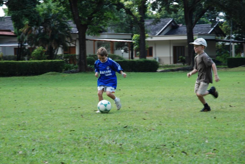 Country Woods Jakarta Aparthotel Cilandak  Kültér fotó